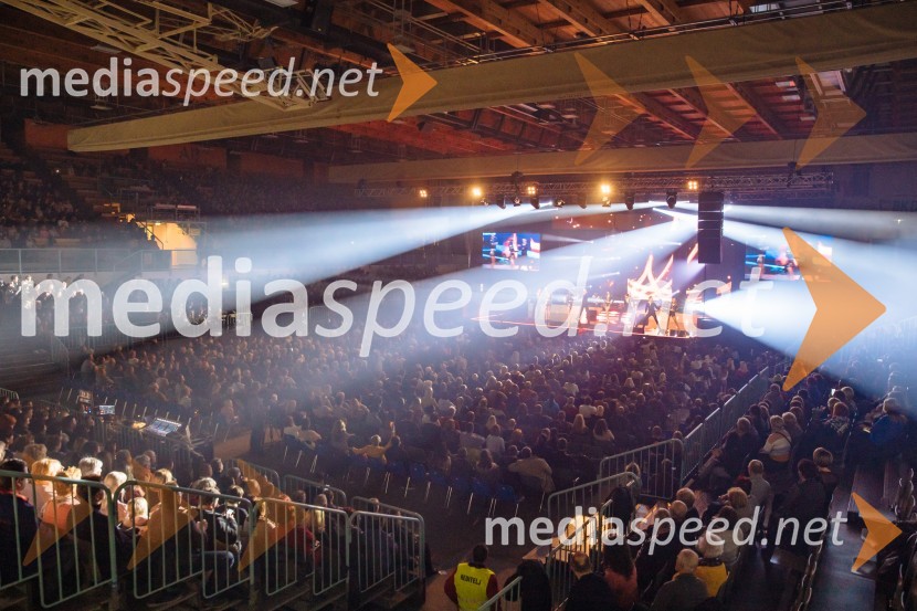 Glasbeno plesni spektakel s Tanjo Žagar