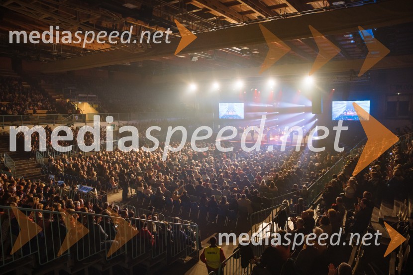 Glasbeno plesni spektakel s Tanjo Žagar