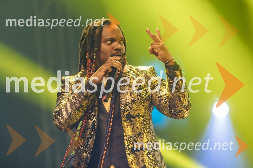 Glasbeno plesni spektakel s Tanjo Žagar