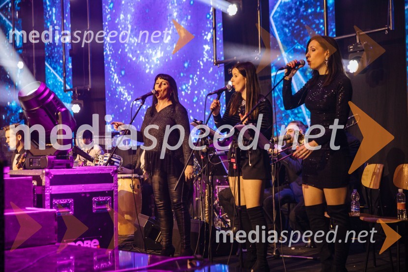 Glasbeno plesni spektakel s Tanjo Žagar