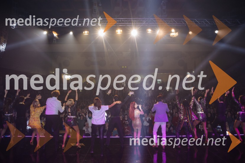 Glasbeno plesni spektakel s Tanjo Žagar