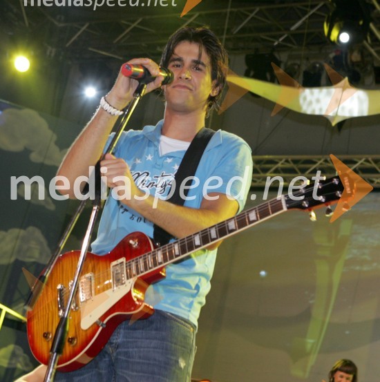 Pevec Domen KumerMelodije morja in sonca