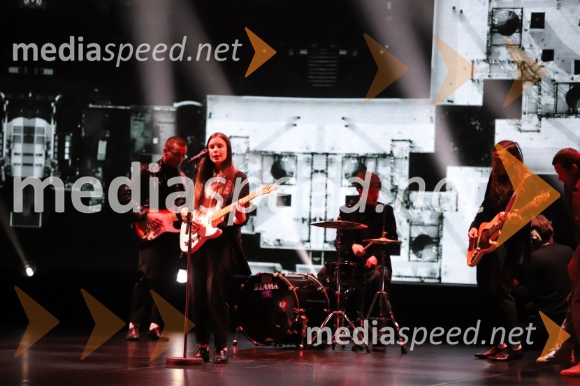 Koala VoiceBob leta 2019 zdravnici in humanitarki Ninni Kozorog