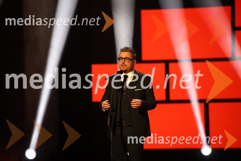  Matija Stepišnik, odgovorni urednik, VečerBob leta 2019 zdravnici in humanitarki Ninni Kozorog