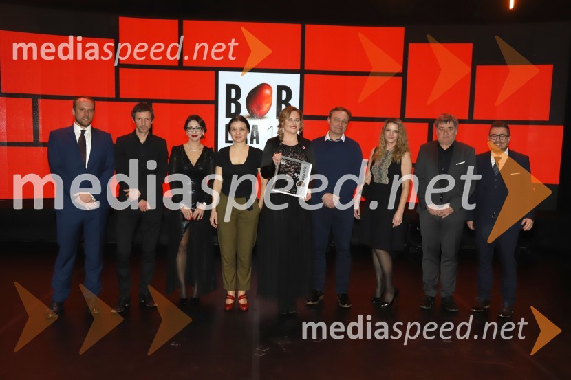  Uroš Hakl, direktor družbe Večer, d.o.o.;  Boštjan Narat, glasbenik; dr. Emilija Stojmenova Duh, direktorica Digital Innovation Hub Slovenia;  Ana Duša, umetnica; dr. Ninna Kozorog, zdravnica, predsednica društva Humanitarček;  Branko Cestnik, duhovnik, nominiranec za Bob 2019;  Bronja Žakelj, pisateljica;  Marko Radmilovič, radijec, kolumnist, režiser;  Matija Stepišnik, odgovorni urednik, VečerBob leta 2019 zdravnici in humanitarki Ninni Kozorog