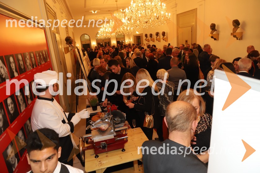 Bob leta 2019 zdravnici in humanitarki Ninni Kozorog