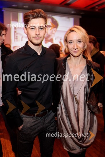  ... ;  Mojca Funkl, igralka2020, premiera drame