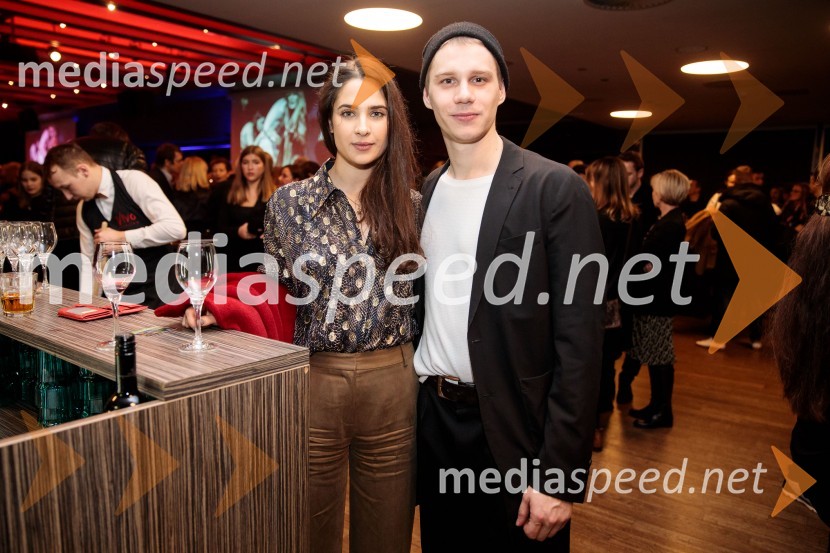  ... ;  Timon Šturbej, igralec2020, premiera drame