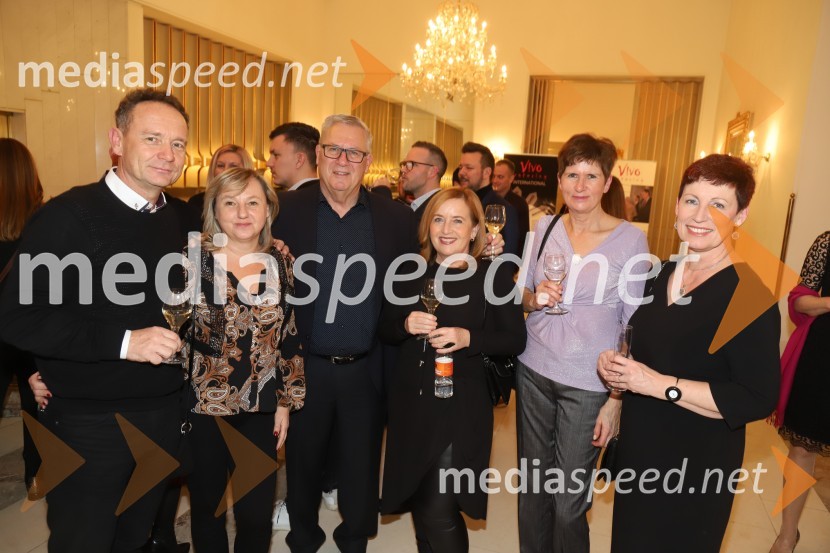  Rado Vračko, direktor, Expo biro d. o. o.;  Irena Vračko;  ... ;  ... ;  ... ;  ... Bob leta 2019 zdravnici in humanitarki Ninni Kozorog