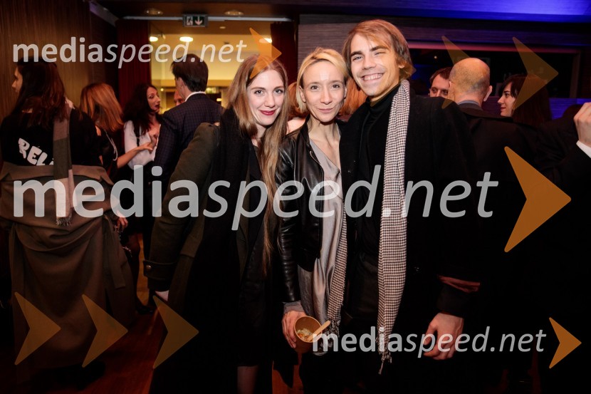  ... ;  Mojca Funkl, igralka;  ... 2020, premiera drame