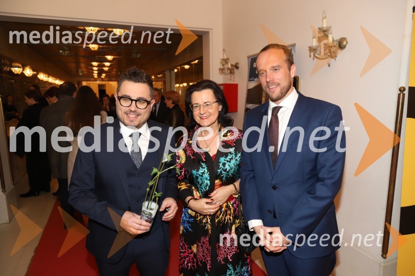  Matija Stepišnik, odgovorni urednik, Večer; dr. Verica Trstenjak, pravnica;  Uroš Hakl, direktor družbe Večer, d.o.o.Bob leta 2019 zdravnici in humanitarki Ninni Kozorog