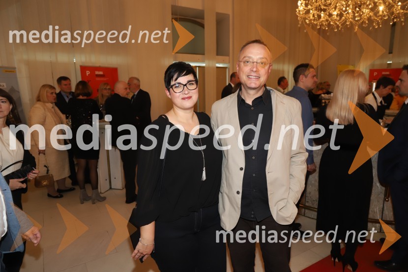  Jasmina Selan, pomočnica direktorja trženja v družbi Gorenje Surovina;  Igor Selan, novinarBob leta 2019 zdravnici in humanitarki Ninni Kozorog