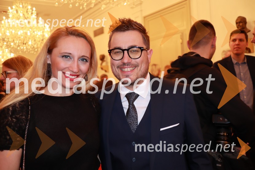  ... ;  Matija Stepišnik, odgovorni urednik, VečerBob leta 2019 zdravnici in humanitarki Ninni Kozorog