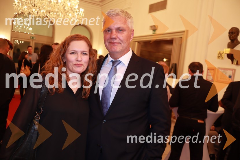  Damjana Meško Kuster;  Milan Kuster, predsednik uprave Skupine LunosBob leta 2019 zdravnici in humanitarki Ninni Kozorog