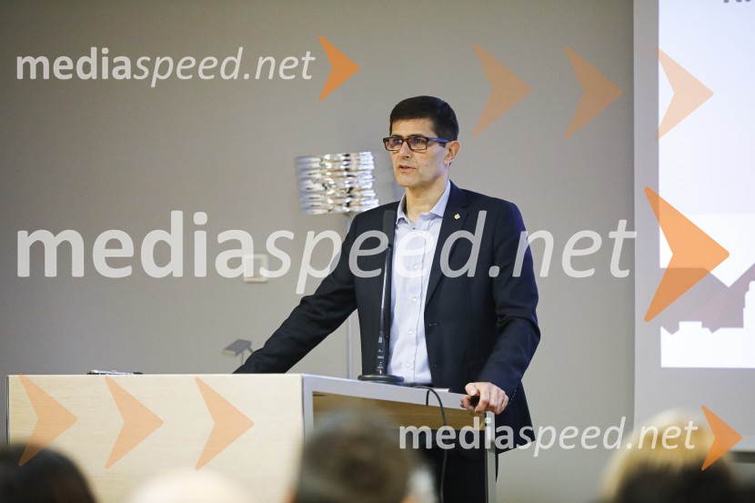  Matjaž Rakovec, župan Mestne občine KranjKranj - mesto prihodnosti za starejše