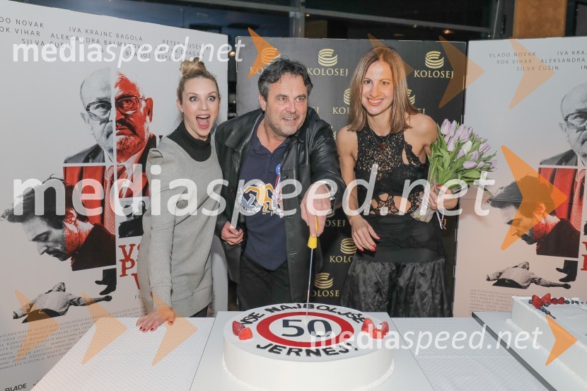  Iva Krajnc Bagola, igralka;  Jernej Kuntner, igralec;  Aleksandra  Balmazović, igralkaVsi proti vsem, premiera slovenskega filma