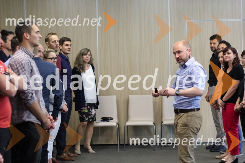 Digitalni laboratorij: Uporabni recepti za večjo prodajo na spletu