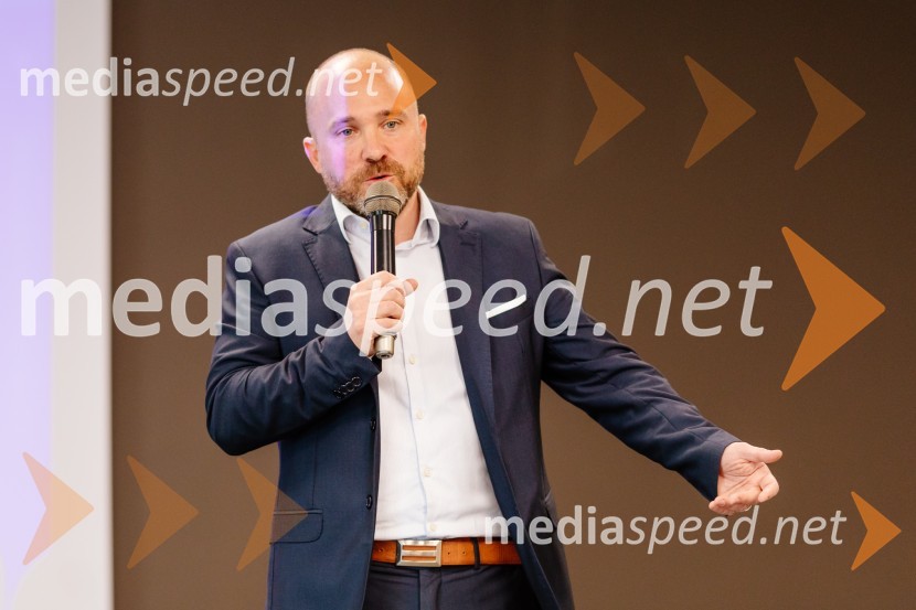 Digitalni laboratorij: Uporabni recepti za večjo prodajo na spletu