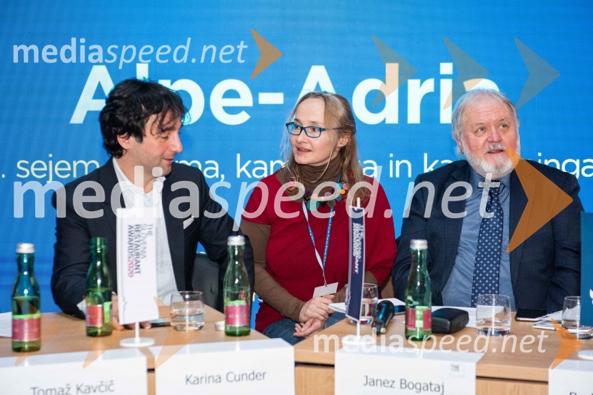  Tomaž Kavčič, kuharski mojster, Pri Lojzetu, Zemono, podpredsednik BASS;  Karina Cunder Reščič, urednica Nedelove priloge OK; prof. dr. Janez Bogataj, etnologOkrogla miza - Slovenija gastronomska destinacija