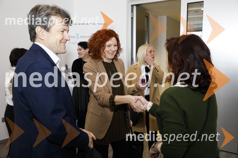 Januarski pogovor, Profiles International