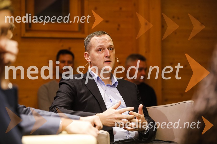 Pogovor o inovativnosti z mag. Metko Svetlin, dr. Mihom Škerlavajem in mag. Tomažem Laniškom