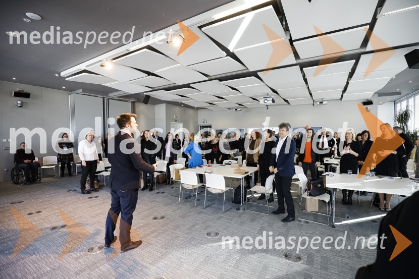 Januarski pogovor, Profiles International