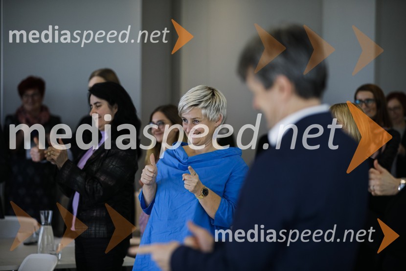 Januarski pogovor, Profiles International