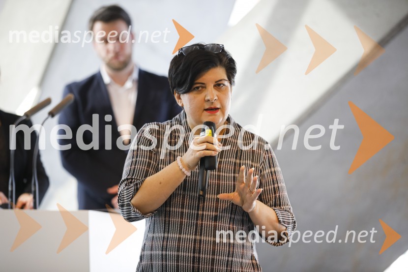 Januarski pogovor, Profiles International