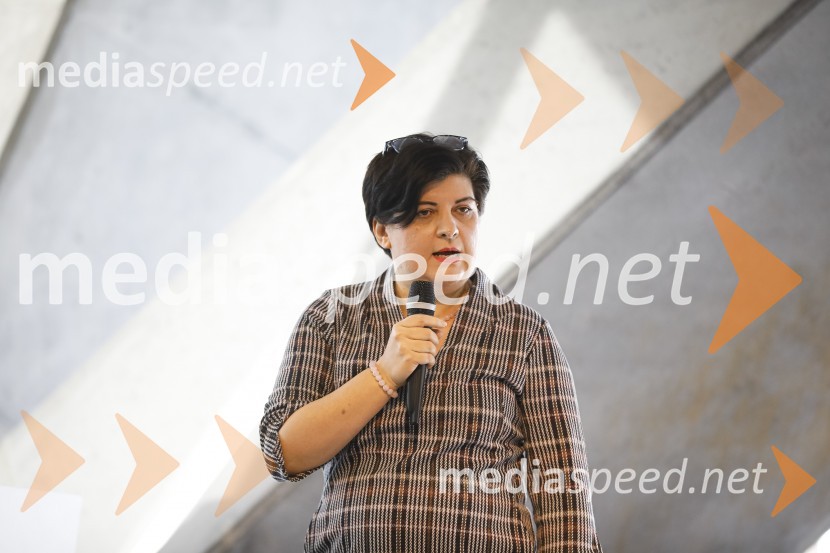 Januarski pogovor, Profiles International