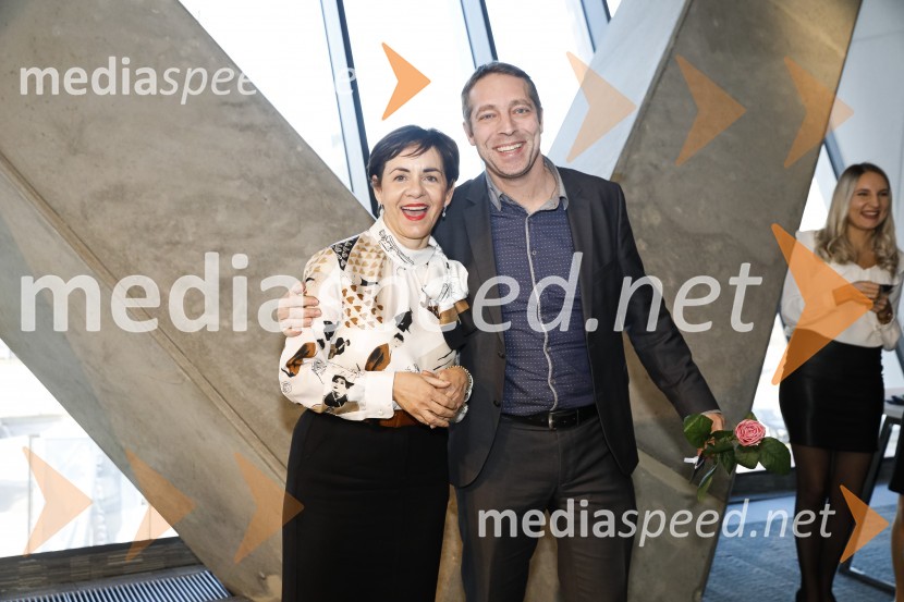 Januarski pogovor, Profiles International