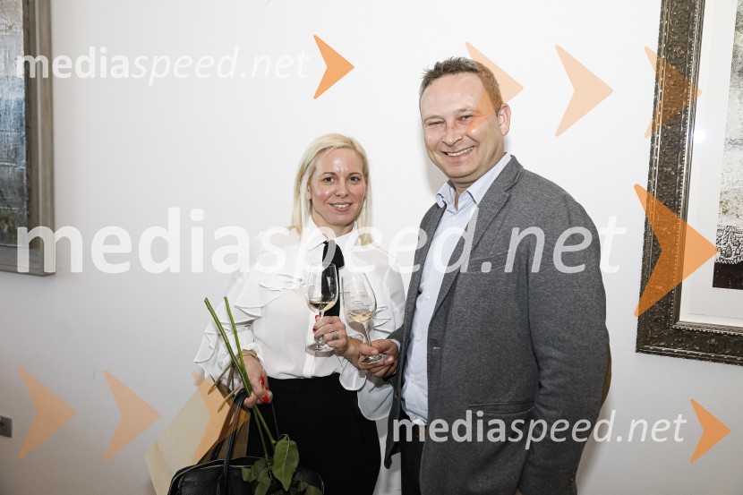 Januarski pogovor, Profiles International