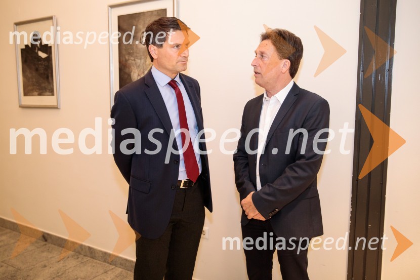 Priznanje za življenjsko delo na področju managementa Jožetu Mermalu, januarsko srečanje Združenja Manager