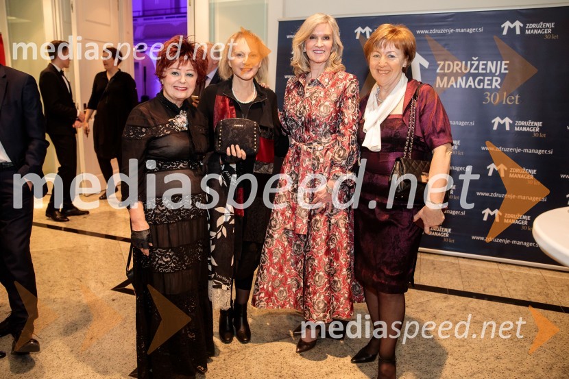 Priznanje za življenjsko delo na področju managementa Jožetu Mermalu, januarsko srečanje Združenja Manager