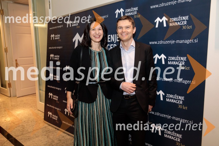 Priznanje za življenjsko delo na področju managementa Jožetu Mermalu, januarsko srečanje Združenja Manager