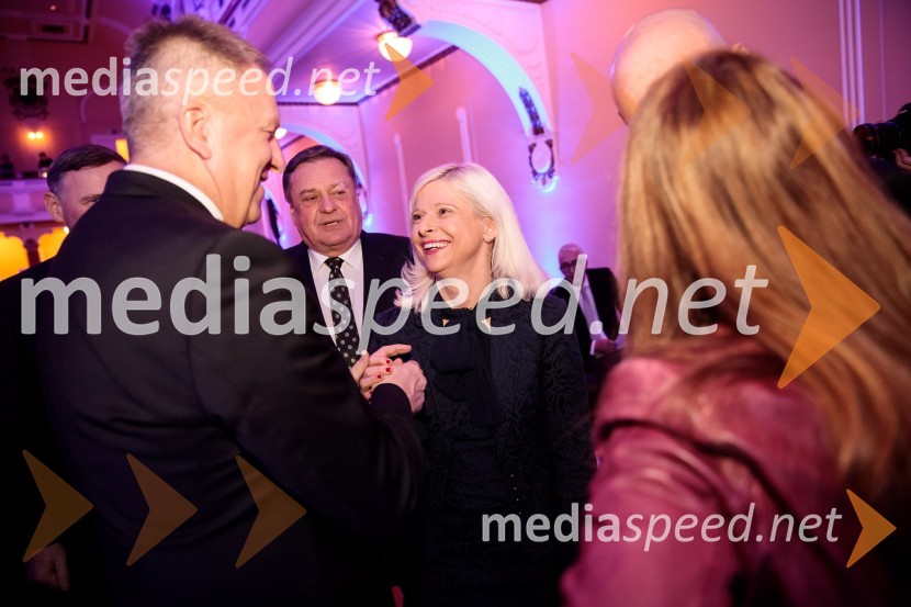 Priznanje za življenjsko delo na področju managementa Jožetu Mermalu, januarsko srečanje Združenja Manager