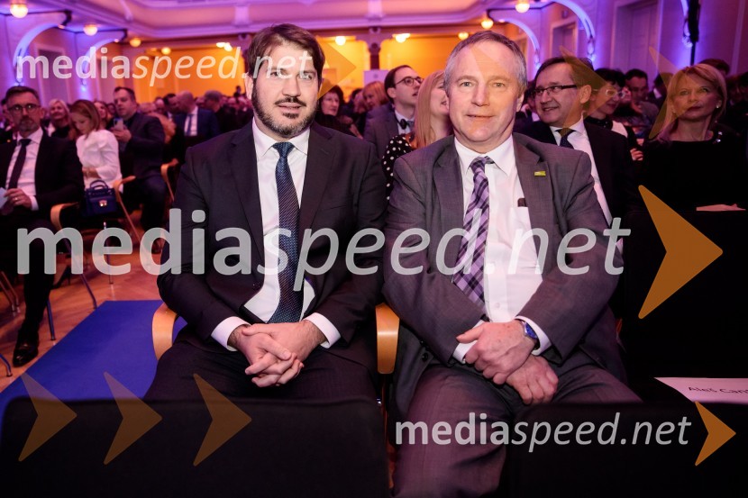 Priznanje za življenjsko delo na področju managementa Jožetu Mermalu, januarsko srečanje Združenja Manager