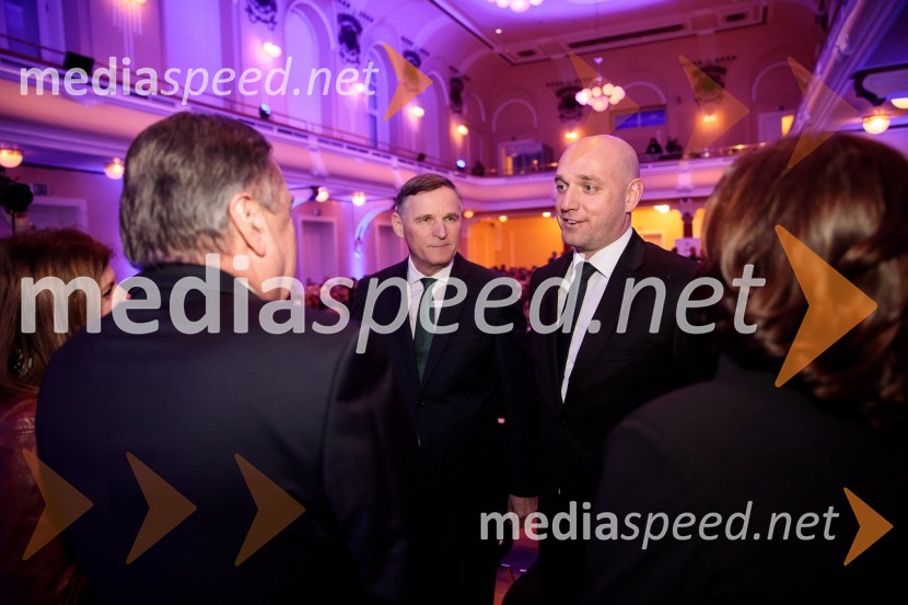 Priznanje za življenjsko delo na področju managementa Jožetu Mermalu, januarsko srečanje Združenja Manager