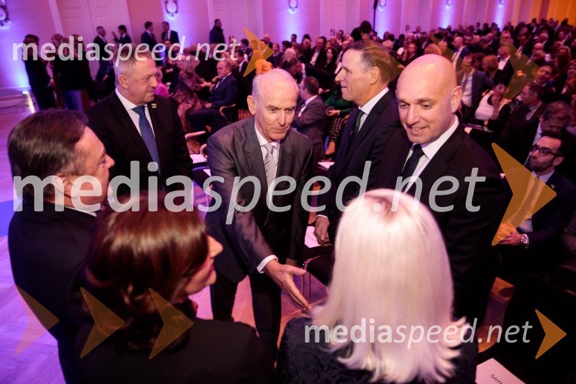 Priznanje za življenjsko delo na področju managementa Jožetu Mermalu, januarsko srečanje Združenja Manager