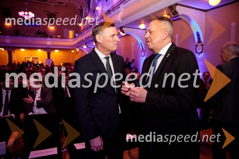 Priznanje za življenjsko delo na področju managementa Jožetu Mermalu, januarsko srečanje Združenja Manager