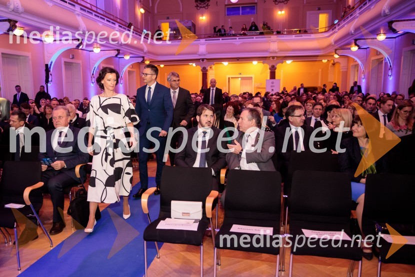 Priznanje za življenjsko delo na področju managementa Jožetu Mermalu, januarsko srečanje Združenja Manager