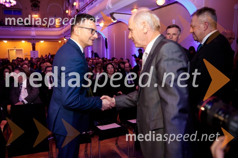 Priznanje za življenjsko delo na področju managementa Jožetu Mermalu, januarsko srečanje Združenja Manager