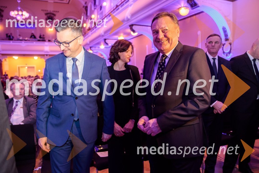  Marjan  Šarec, predsednik Vlade Republike Slovenije;  Zoran Janković, župan, Mestna občina LjubljanaPriznanje za življenjsko delo na področju managementa Jožetu Mermalu, januarsko srečanje Združenja Manager