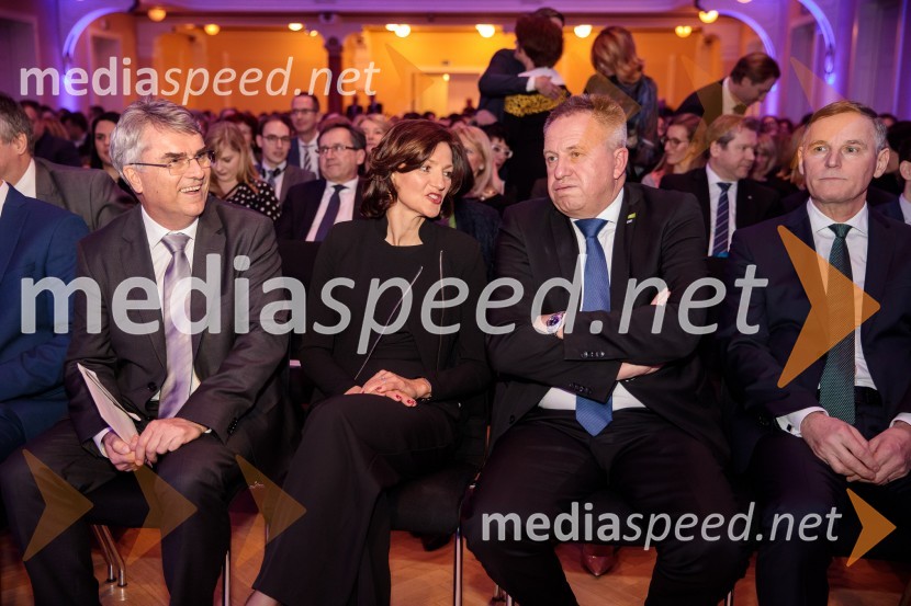 Priznanje za življenjsko delo na področju managementa Jožetu Mermalu, januarsko srečanje Združenja Manager