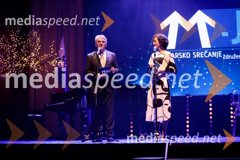 Priznanje za življenjsko delo na področju managementa Jožetu Mermalu, januarsko srečanje Združenja Manager