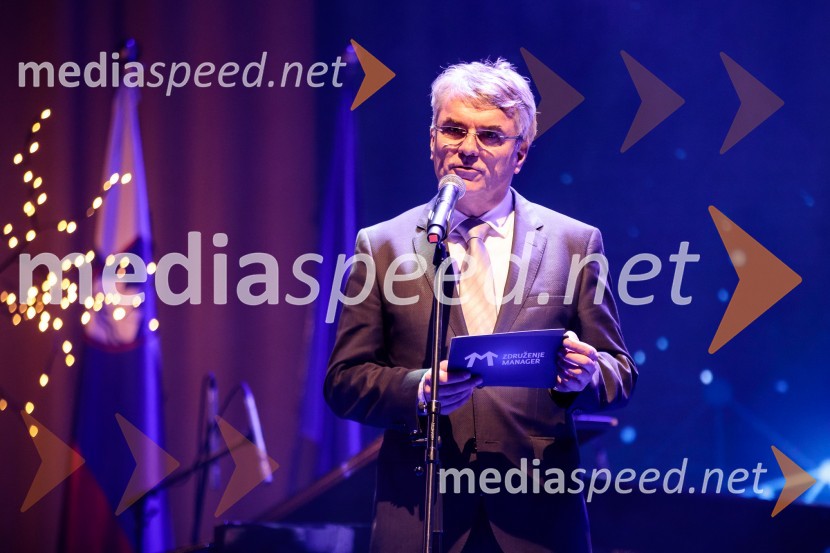 Priznanje za življenjsko delo na področju managementa Jožetu Mermalu, januarsko srečanje Združenja Manager