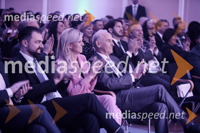 Priznanje za življenjsko delo na področju managementa Jožetu Mermalu, januarsko srečanje Združenja Manager