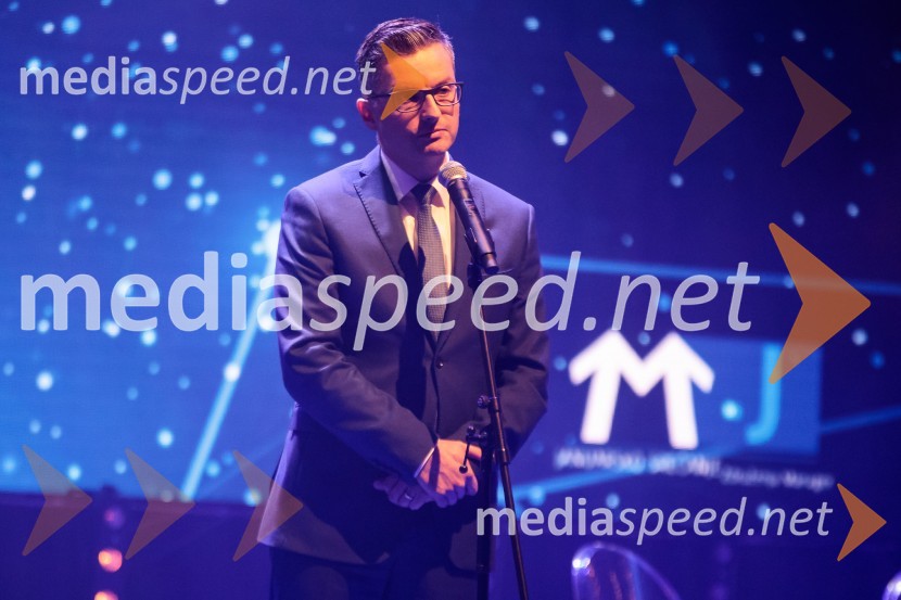 Priznanje za življenjsko delo na področju managementa Jožetu Mermalu, januarsko srečanje Združenja Manager