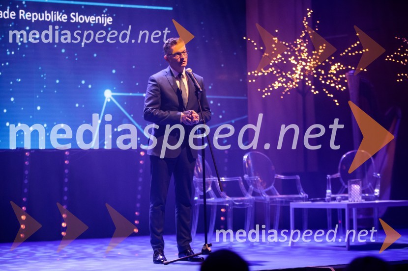 Priznanje za življenjsko delo na področju managementa Jožetu Mermalu, januarsko srečanje Združenja Manager