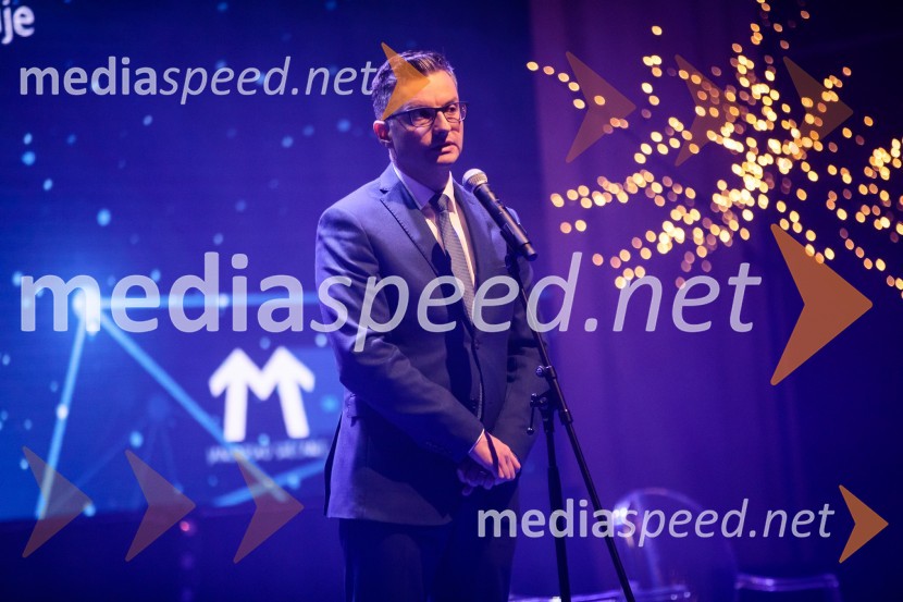 Priznanje za življenjsko delo na področju managementa Jožetu Mermalu, januarsko srečanje Združenja Manager