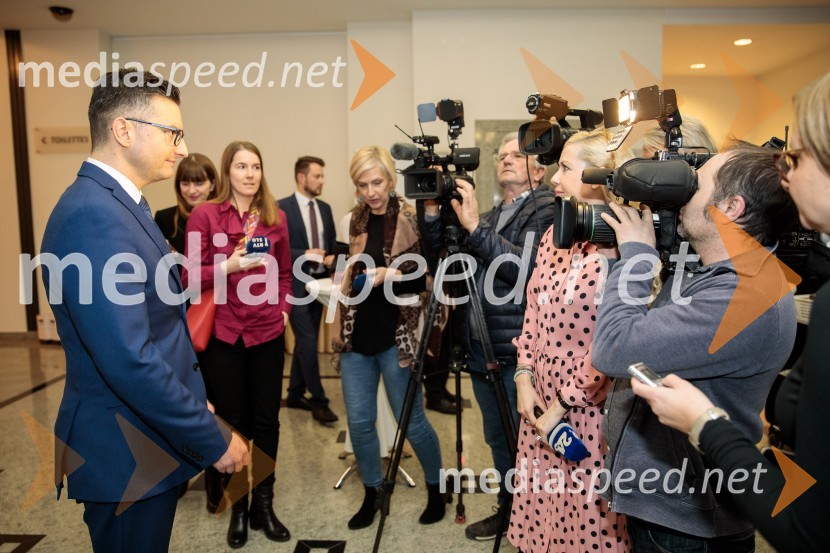 Priznanje za življenjsko delo na področju managementa Jožetu Mermalu, januarsko srečanje Združenja Manager